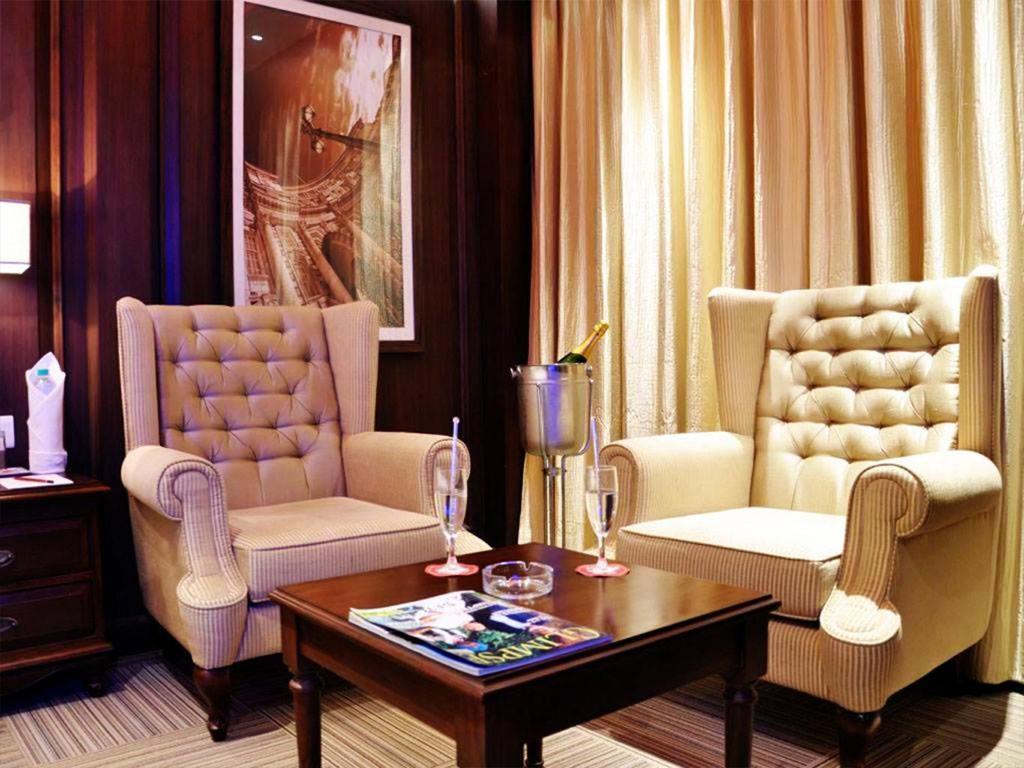 Hotel Golden Heritage Pahalgam Bagian luar foto